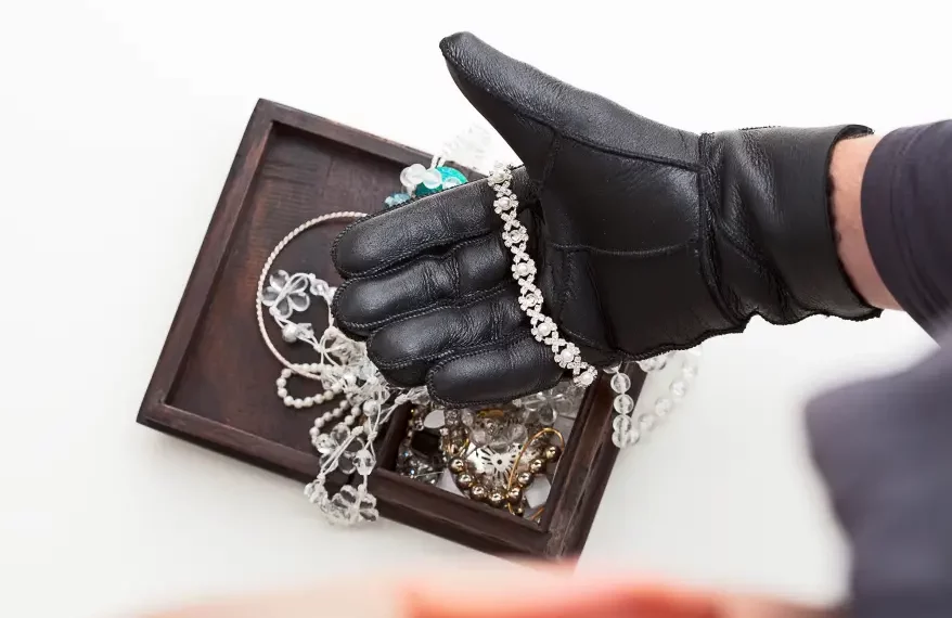 Jewelry Robber Extradited From Colombia & Sentenced