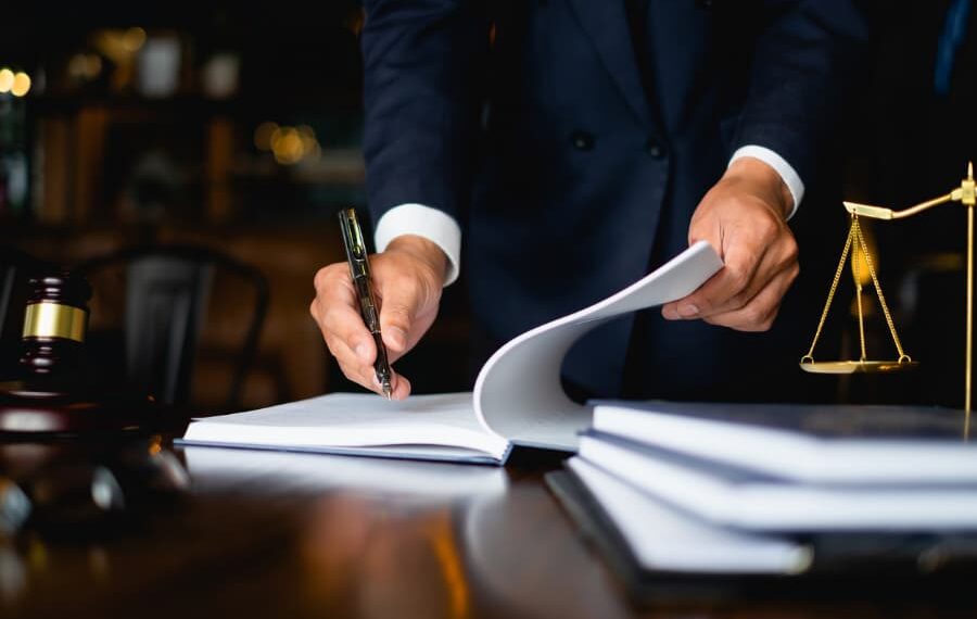 Can I Change Lawyers in the Middle of My Case